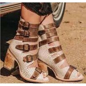 Freebird By Steven Bond Gladiator White Snakeskin Leather W9. NWB